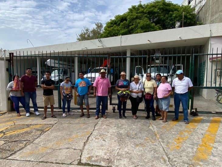 Vecinos de Coatzacoalcos bloquean accesos a CFE; llevan 15 días sin luz