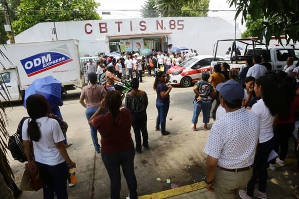 Examen de admisión en bachilleratos de Coatza; más de 800 alumnos lo presentaron