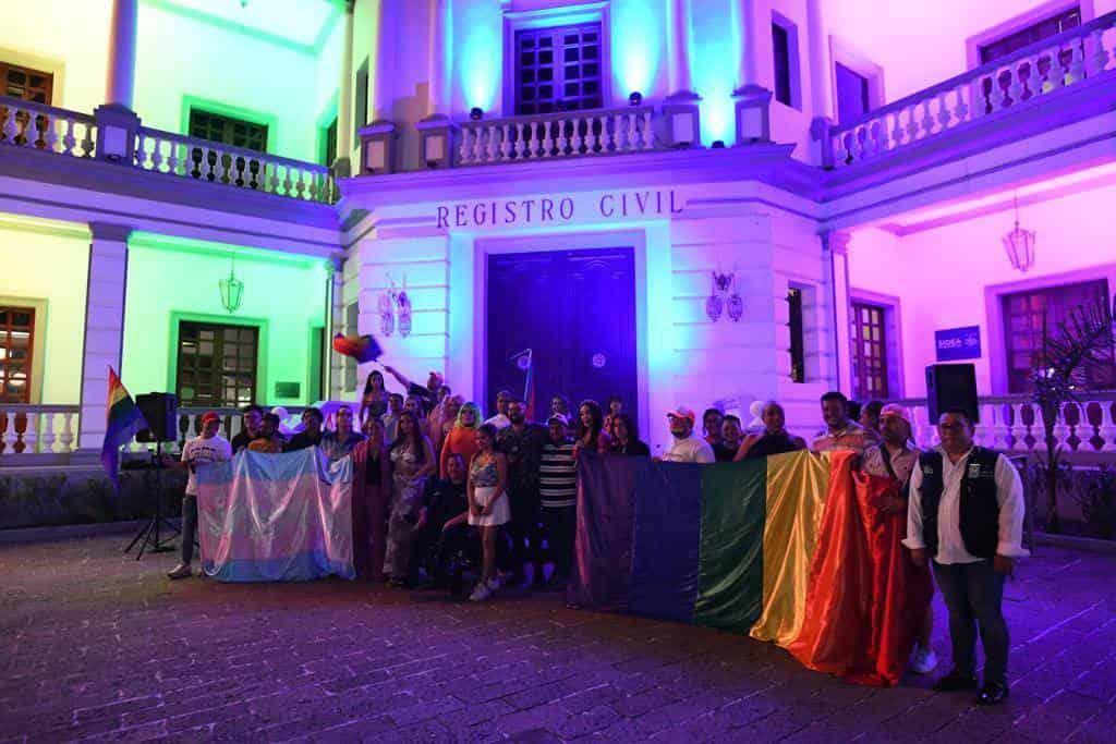 Registro Civil de Veracruz se pinta de colores por el Día del Orgullo LGBTI+