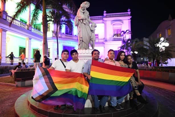 Registro Civil de Veracruz se pinta de colores por el Día del Orgullo LGBTI+