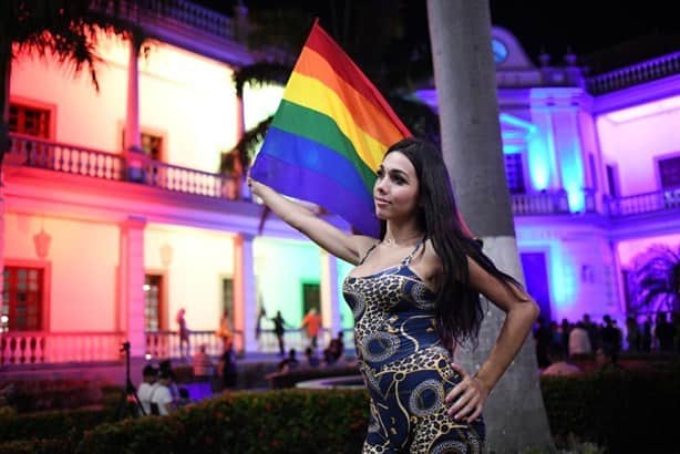 Registro Civil de Veracruz se pinta de colores por el Día del Orgullo LGBTI+