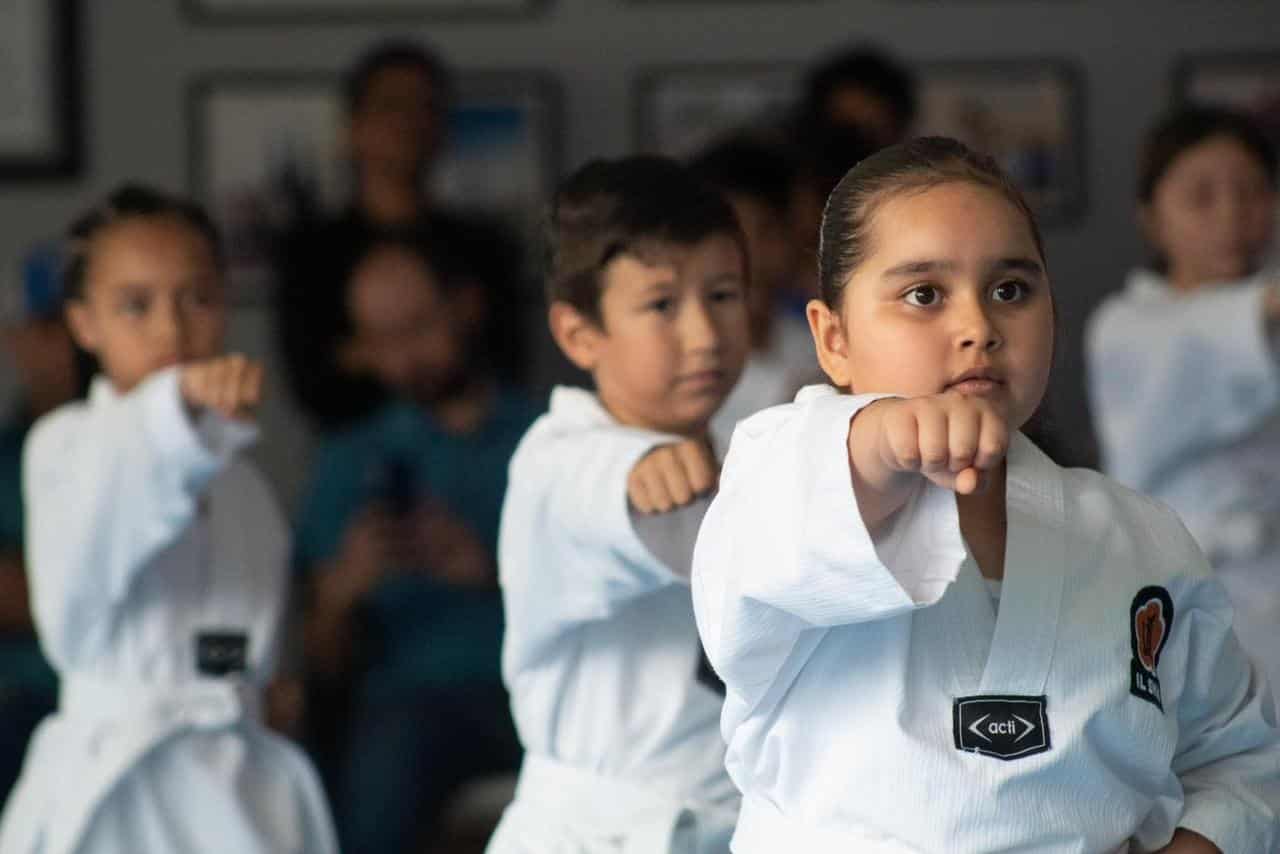 Realizan jóvenes evaluación en Il Shim