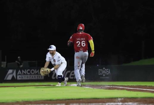 El Águila gana por paliza a los Tigres en Quintana Roo