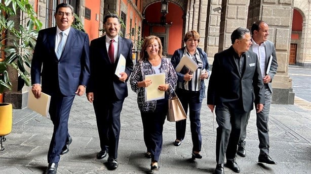 AMLO se reúne con gobernadores del centro en Palacio Nacional