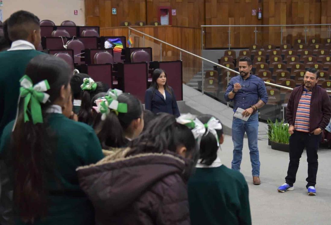 Recibe Congreso de Veracruz a estudiantes de secundaria de Perote