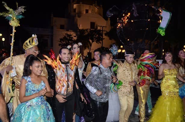 Arde “La inflación” en la Quema del Mal Humor en Carnaval de Veracruz 2023