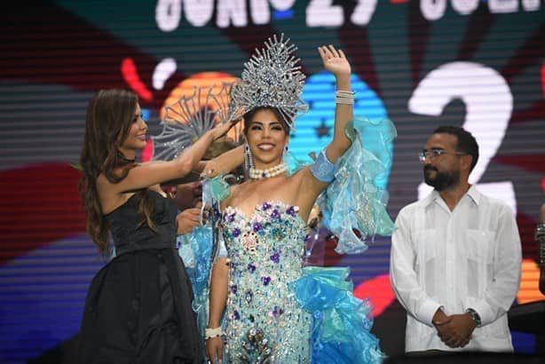 Itzel Cárdenas y Julio César El Cremas son coronados reyes de la Alegría del Carnaval de Veracruz 2023