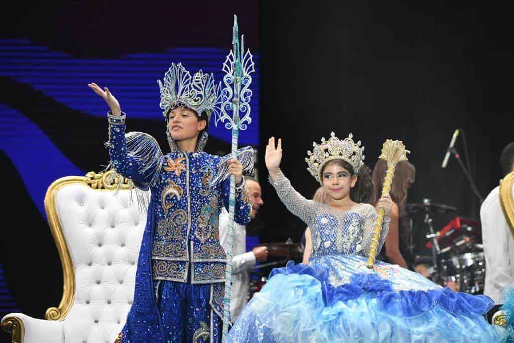 Coronan a Daniela y Pato Veloz como los reyes infantiles del Carnaval de Veracruz 2023