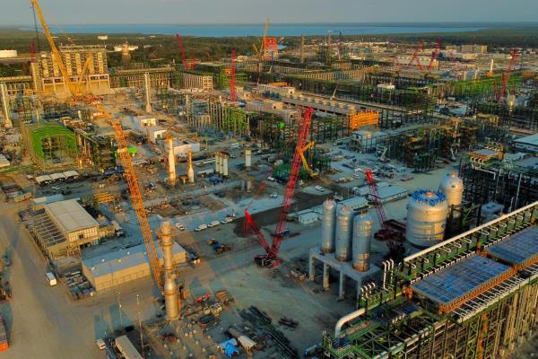Inicia proceso de carga de crudo en la refinería de Dos Bocas