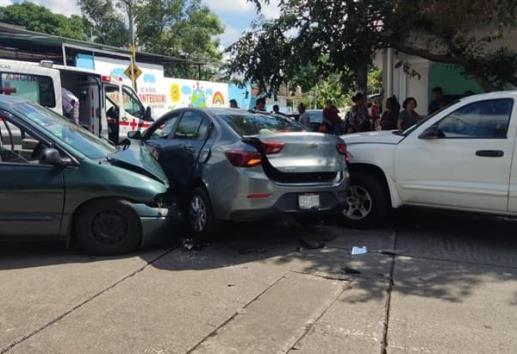 ¡Encontronazo! Un accidente múltiple deja cuatro lesionados y daños materiales en Córdoba
