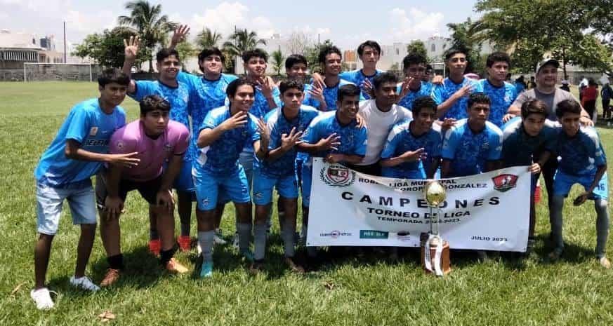 Se corona Academia Delfines en la Oropeza