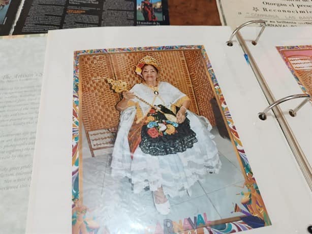 Caritina: la bastonera de 91 años del Carnaval de Veracruz