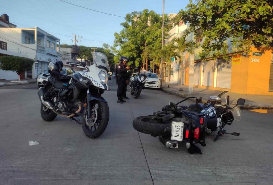 Moto patrullero choca con camioneta del ayuntamiento, en Veracruz