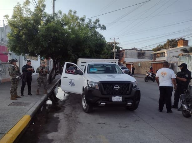 Moto patrullero choca con camioneta del ayuntamiento, en Veracruz