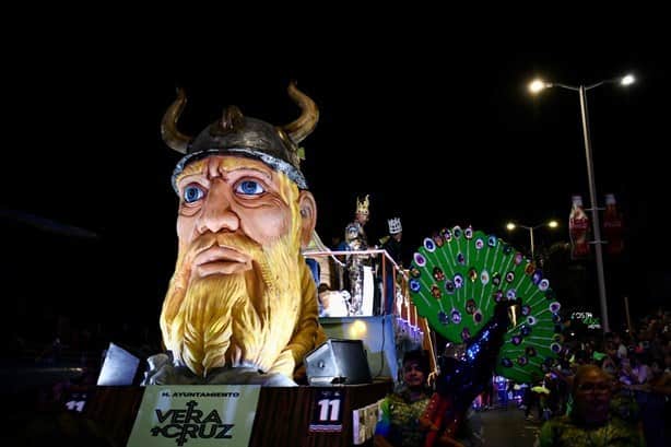 Con poca afluencia, inicia el tercer desfile del Carnaval de Veracruz 2023 | VIDEO