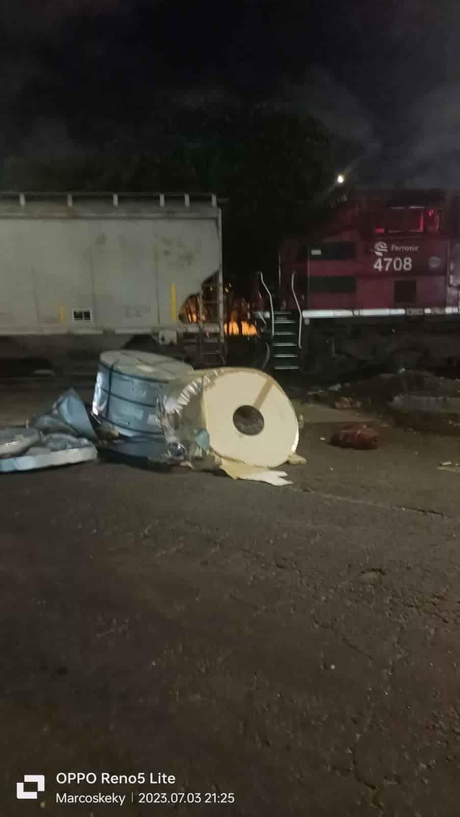 Tren impacta a plana de tráiler en Tejería, Veracruz