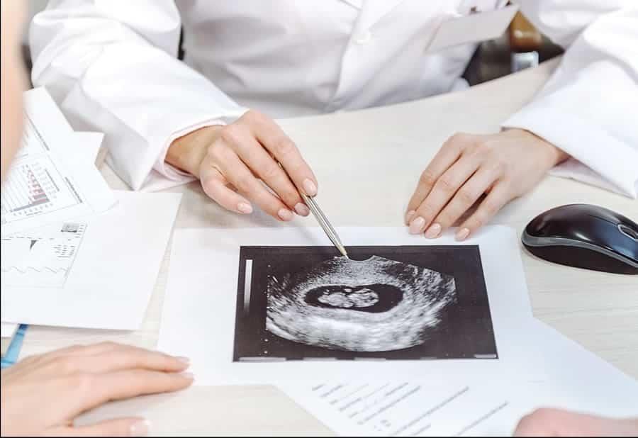 Mujeres siguen enfrentando riesgos sanitarios y jurídicos para interrumpir su embarazo: Telefem