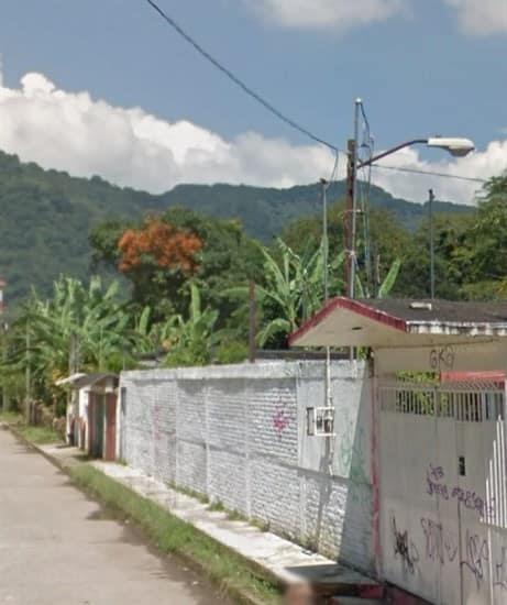 Padres de familia demandan cuotas excesivas  en escuelas; en Atzacan