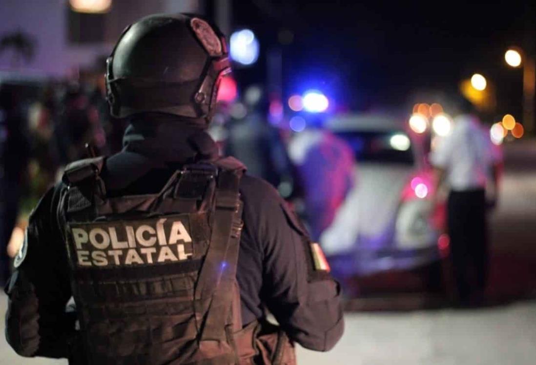 Ladrones abandonan camión con toda la carga en Tres Valles