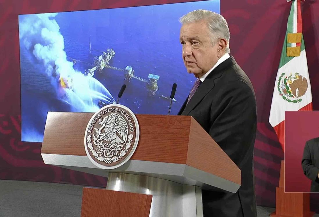 AMLO: Hay heridos y desaparecidos por incendio en plataforma de Pemex