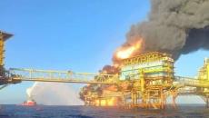 Explosión e incendio en plataforma de Pemex en Sonda Campeche; evacuan a más de 200 trabajadores | VIDEO