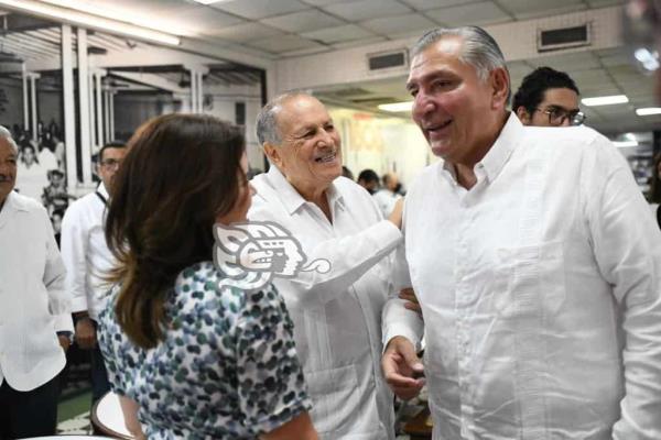 En Veracruz, Adán Augusto López se reúne con representantes de medios de comunicación