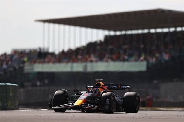 Domina Max Verstappen ensayos libres en Inglaterra