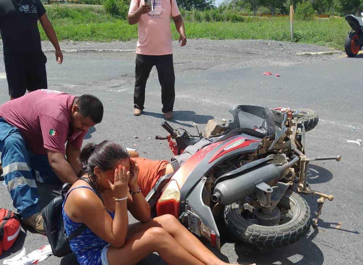 Muere acayuqueño y su pareja resulta grave tras accidente de moto en la Transístmica | VIDEO