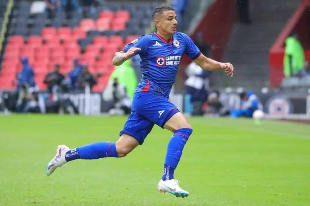 Sorprenden a Cruz Azul y sigue de capa caída