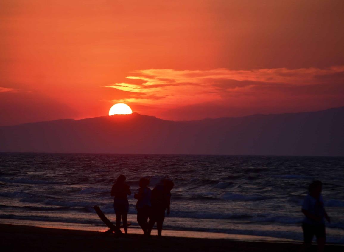Suman más de 20 fallecimientos por golpe de calor en Veracruz