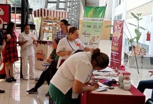 Realiza IMSS Veracruz Norte Jornada de Salud Chequeo PrevenIMSS en Unidad de Género del DIF Estatal