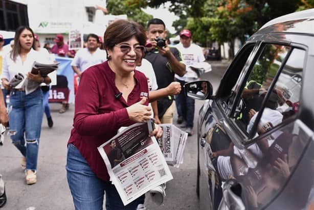 Realizan caminata por la celebración de los 9 años de Morena en Veracruz | VIDEO