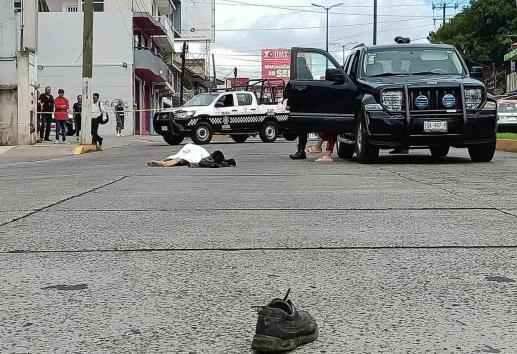 Hombre en situación de calle muere arrollado en la avenida 20 de Noviembre, de Xalapa