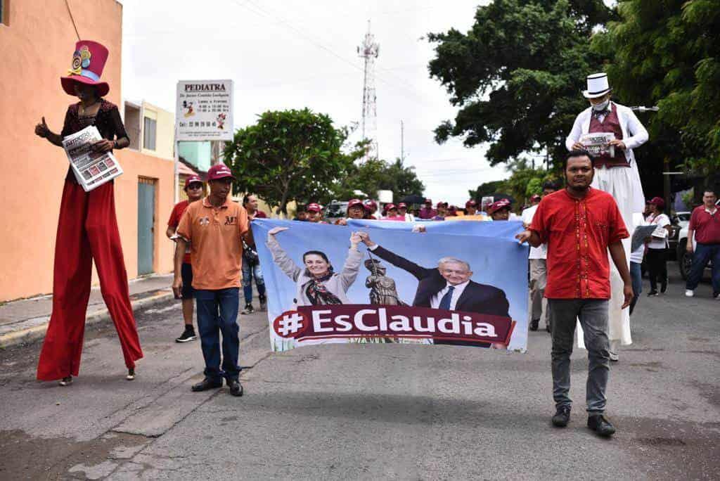 Realizan caminata por la celebración de los 9 años de Morena en Veracruz | VIDEO