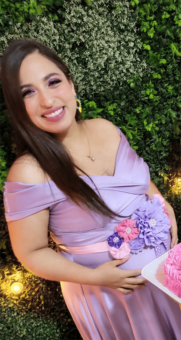 Samira Vázquez disfruta baby shower en su honor