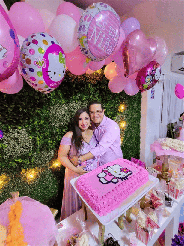 Samira Vázquez disfruta baby shower en su honor