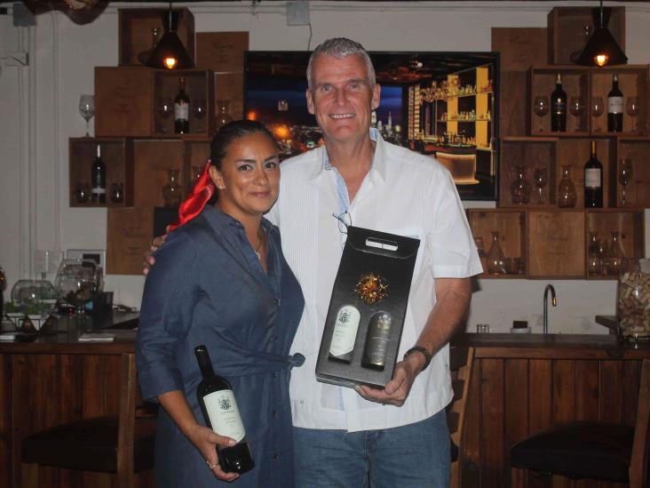 Marcel Van Eyck y Ana Luz González celebran decimo aniversario de la Musicata de la Enoteca Van Eyck