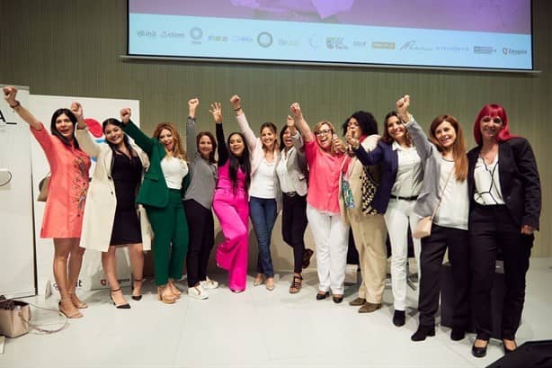 La networker y escritora veracruzana Caro Mojica participa en el evento International Women In Business