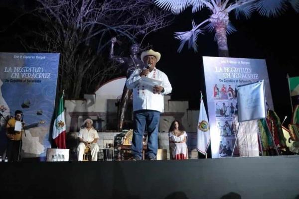 Promoción de libro, sin fines ni deseos electorales: Cisneros