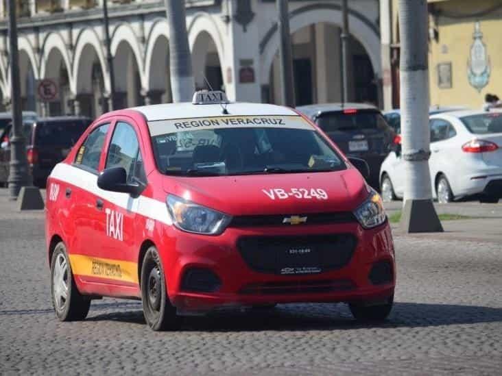 Taxistas prevén repunte económico por vacaciones de verano en Veracruz