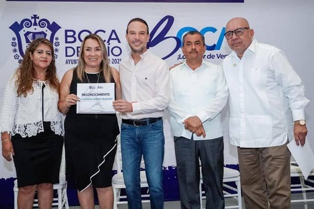 Alcalde de Boca del Río entrega reconocimientos a abogados