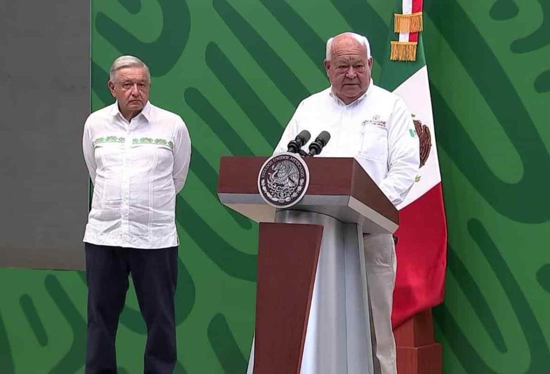 Gobernador de Baja California Sur recibe a AMLO