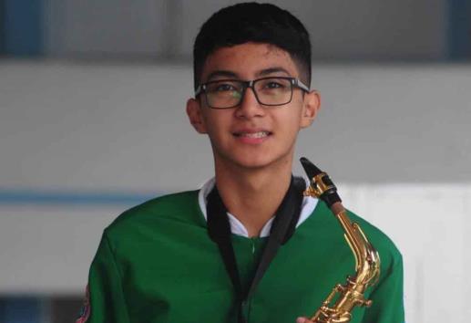 Con 13 años, xalapeño ya será estudiante de la UV; obtuvo el primer lugar de ingreso a la Facultad Música