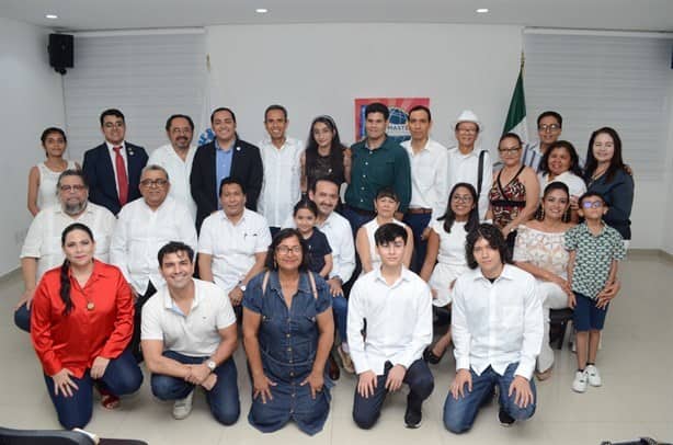 Rinde protesta el Club Salvador Díaz Mirón para el periodo 2023-2024