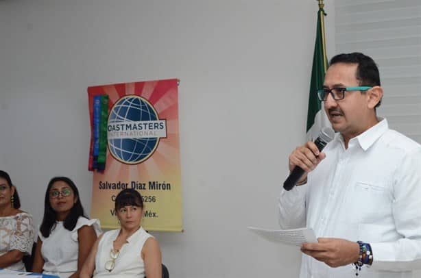 Rinde protesta el Club Salvador Díaz Mirón para el periodo 2023-2024
