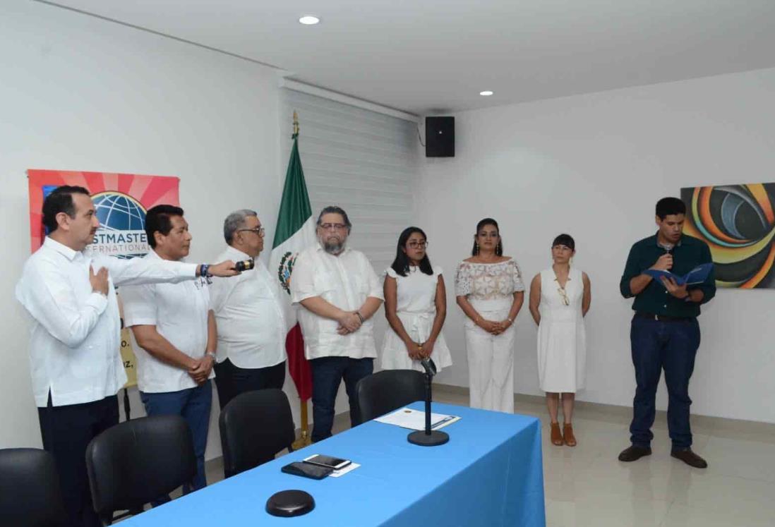 Rinde protesta el Club Salvador Díaz Mirón para el periodo 2023-2024