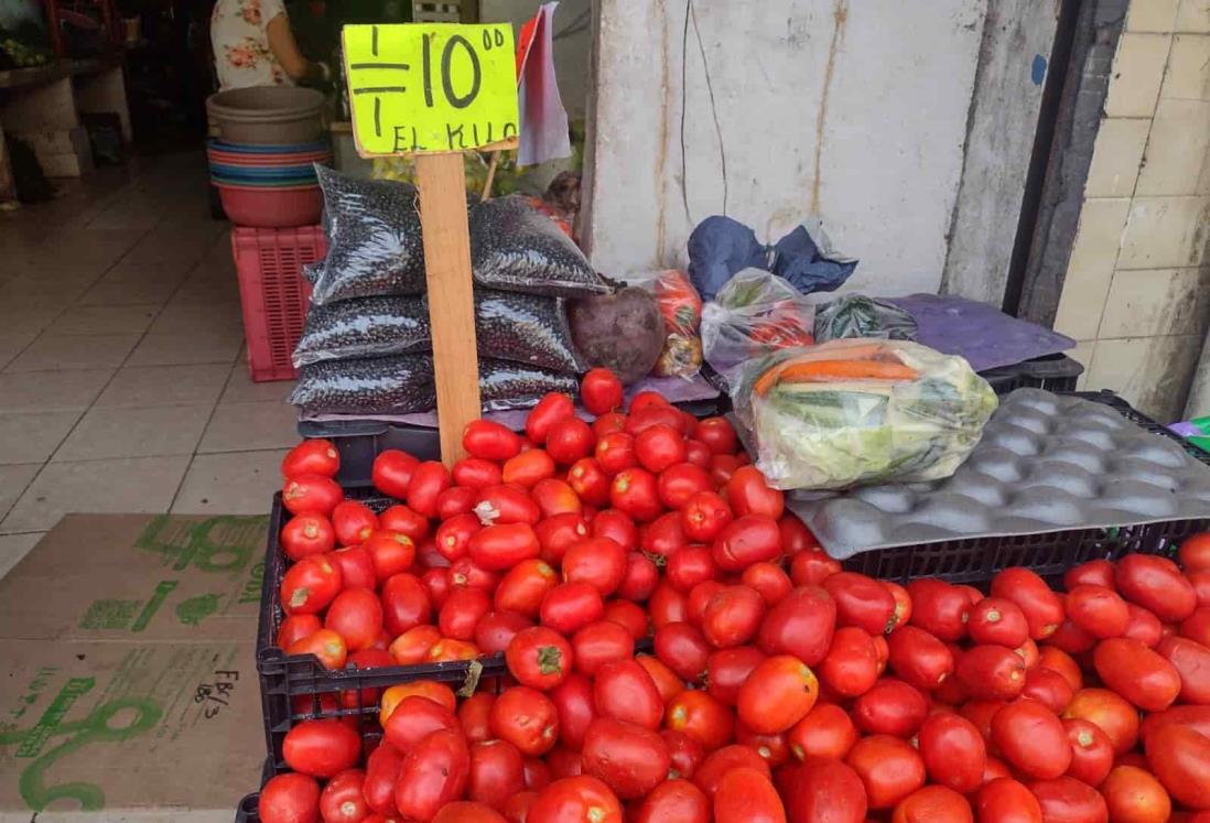 Verduras, frutas y pollo, lo más vendido en mercados de Veracruz