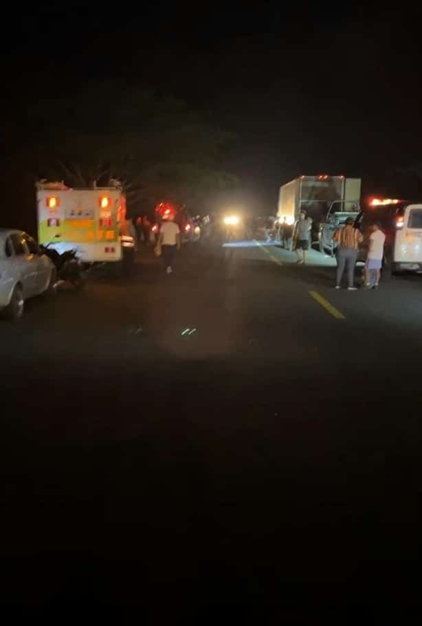 Aseguran tráiler con 200 centroamericanos en su interior en Puente Nacional