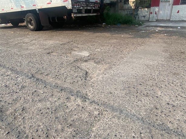 ¡Son cráteres! Así lucen las calles de Veracruz llenas de baches