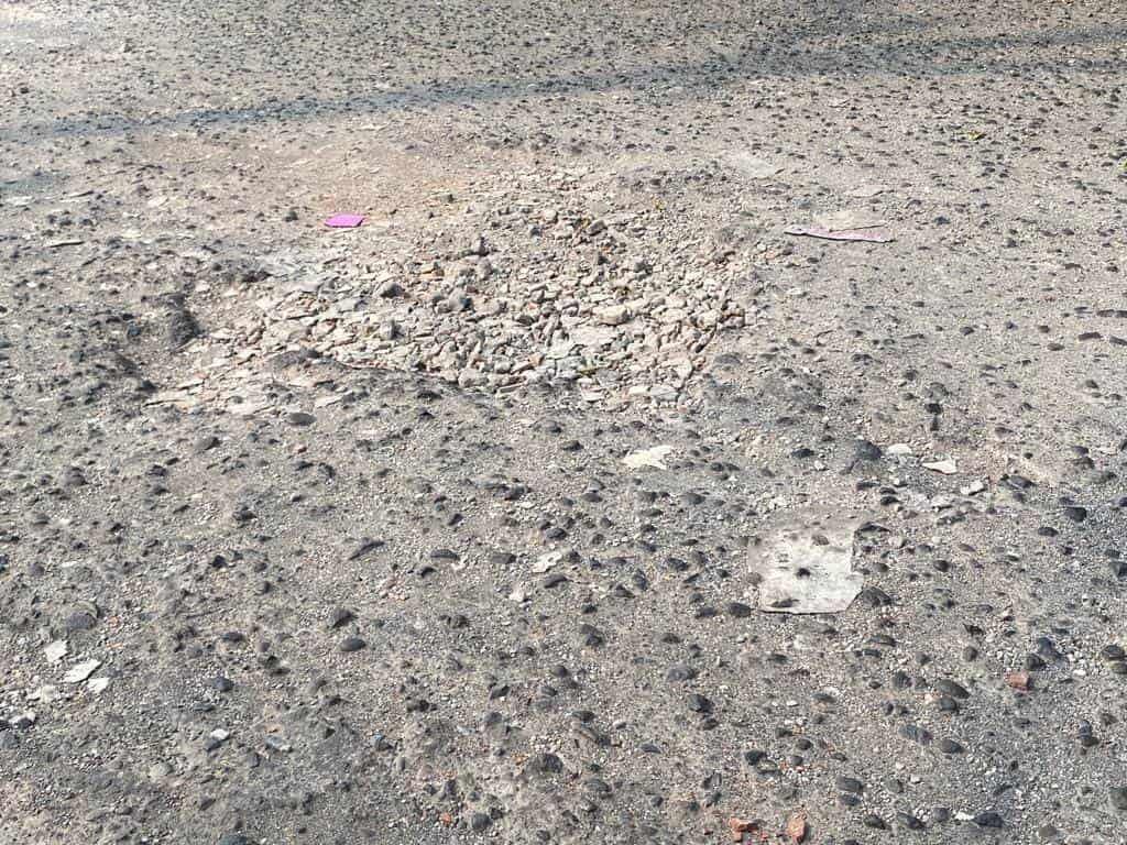 ¡Son cráteres! Así lucen las calles de Veracruz llenas de baches